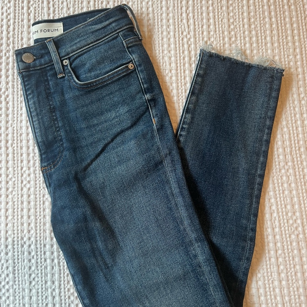 Aritzia Denim Forum Lola High Rise Skinny Crop Jeans Size 27